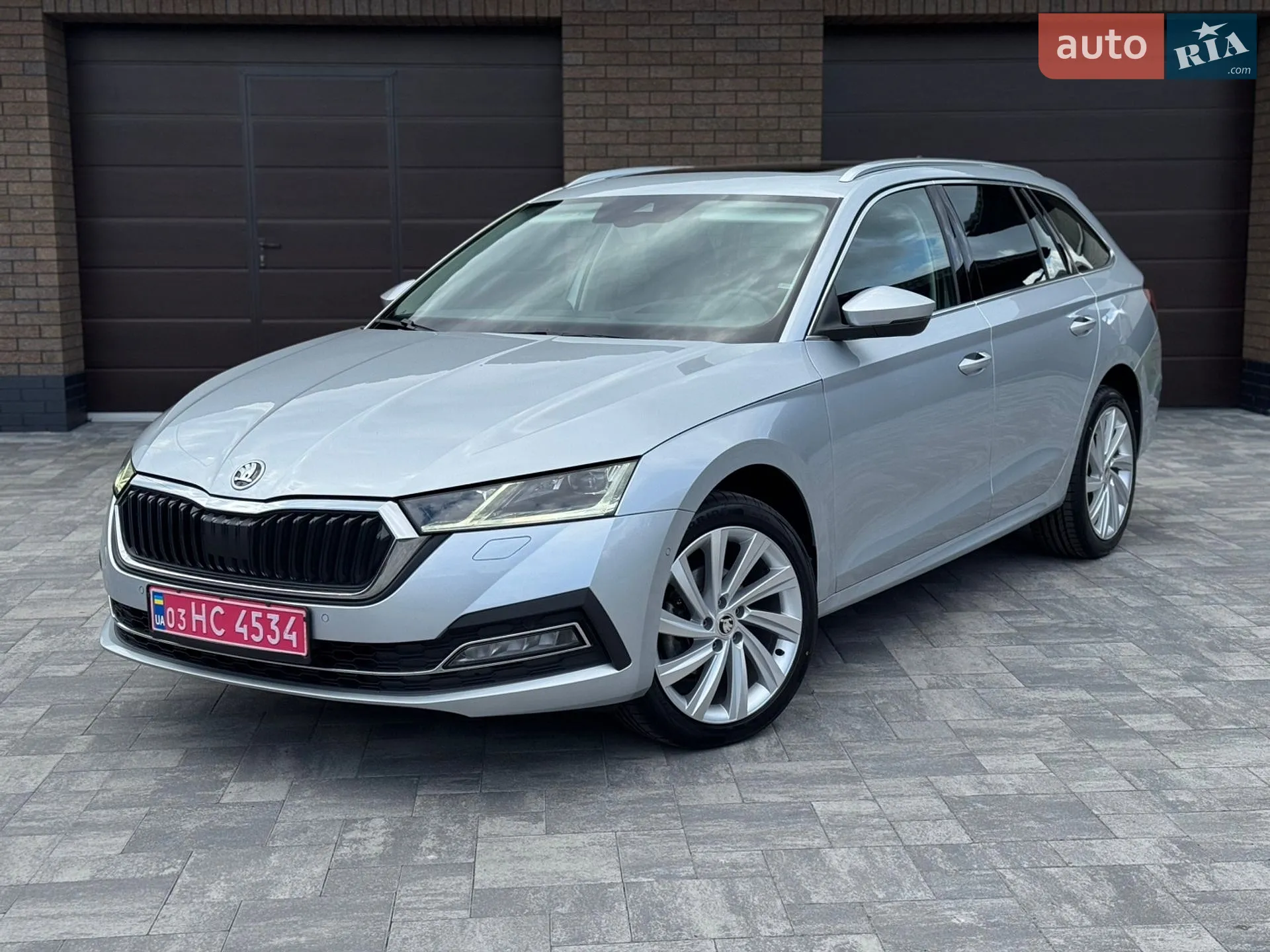 2022 Skoda Octavia - фото 1