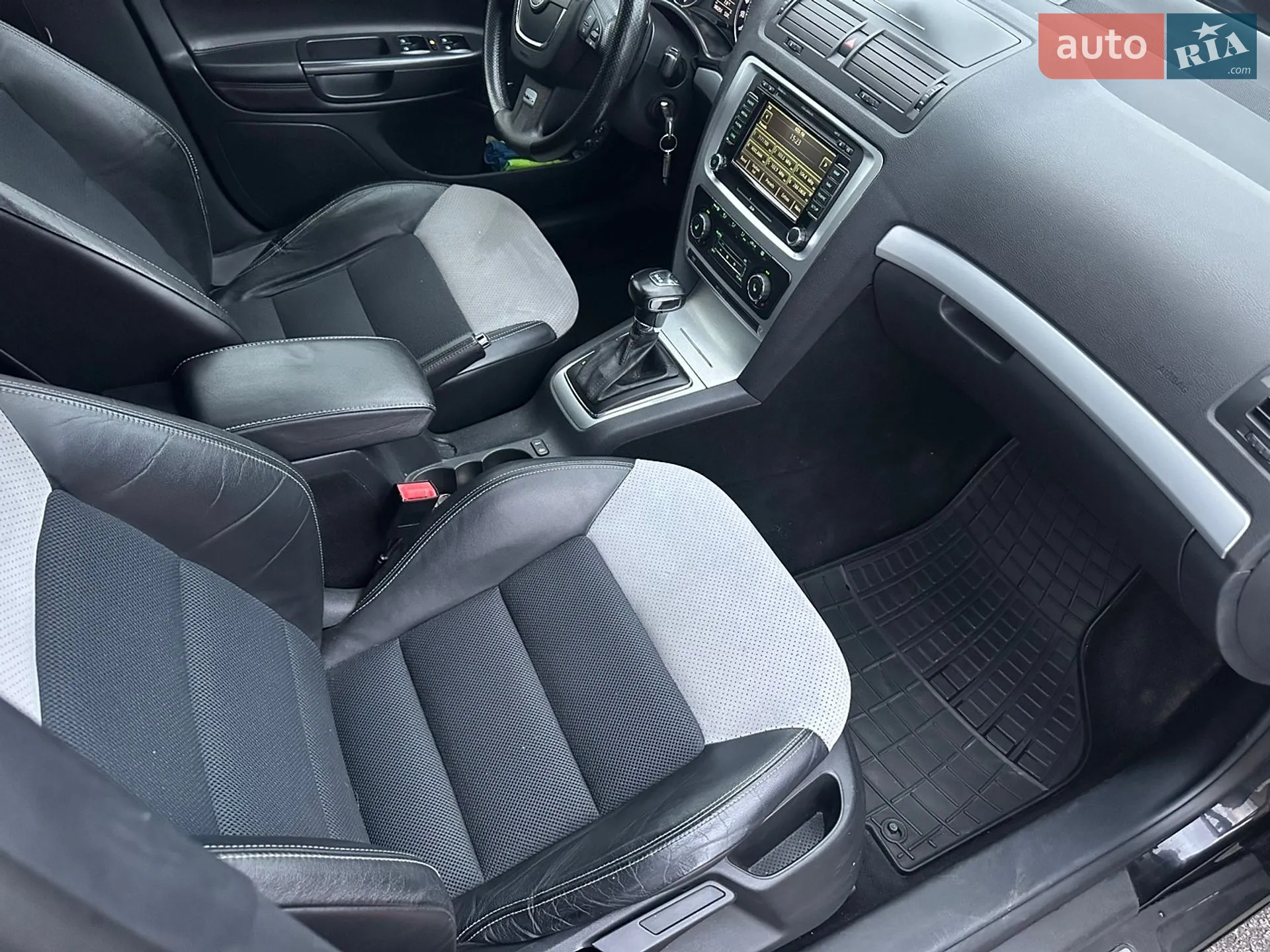 Skoda Octavia 2009 VIN TMBUH61Z4A2053008 фото оголошення 10 з 17