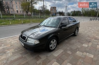 Лифтбек Skoda Octavia 2001 в Днепре