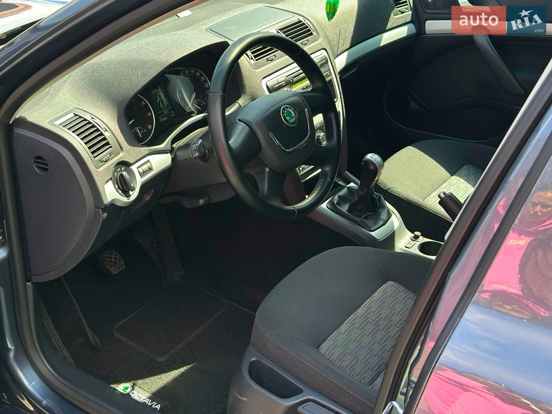 2011 Skoda Octavia - мініатюра 24