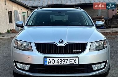 Універсал Skoda Octavia 2015 в Ужгороді