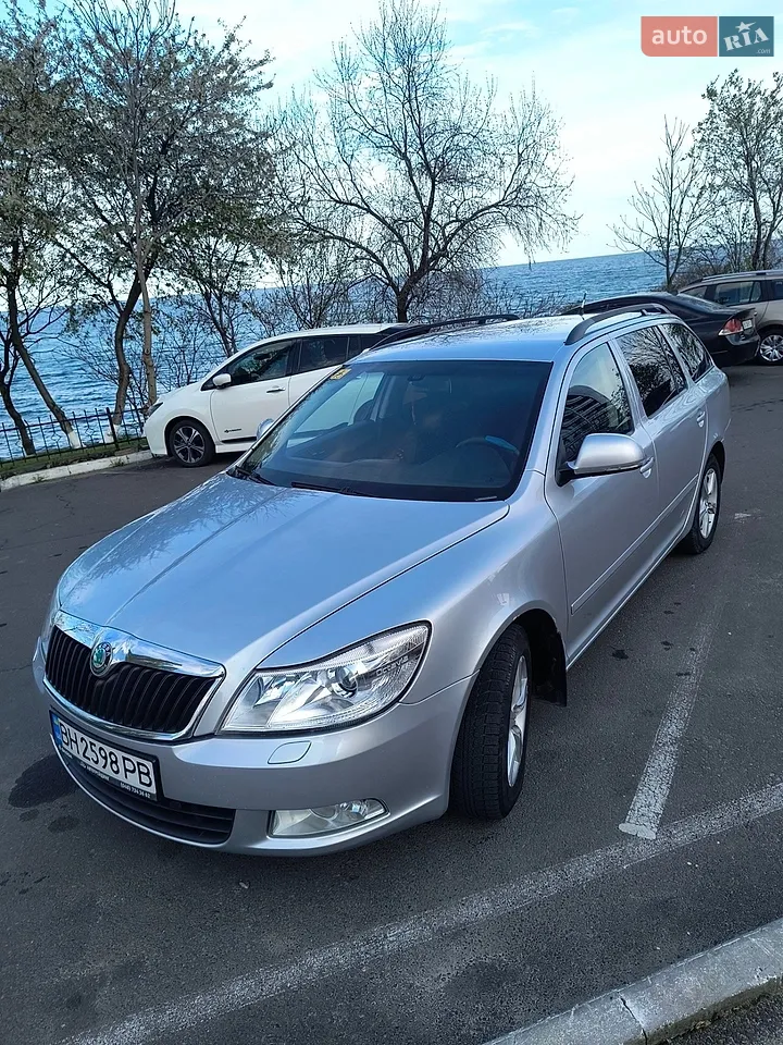 2010 Skoda Octavia - мініатюра 18