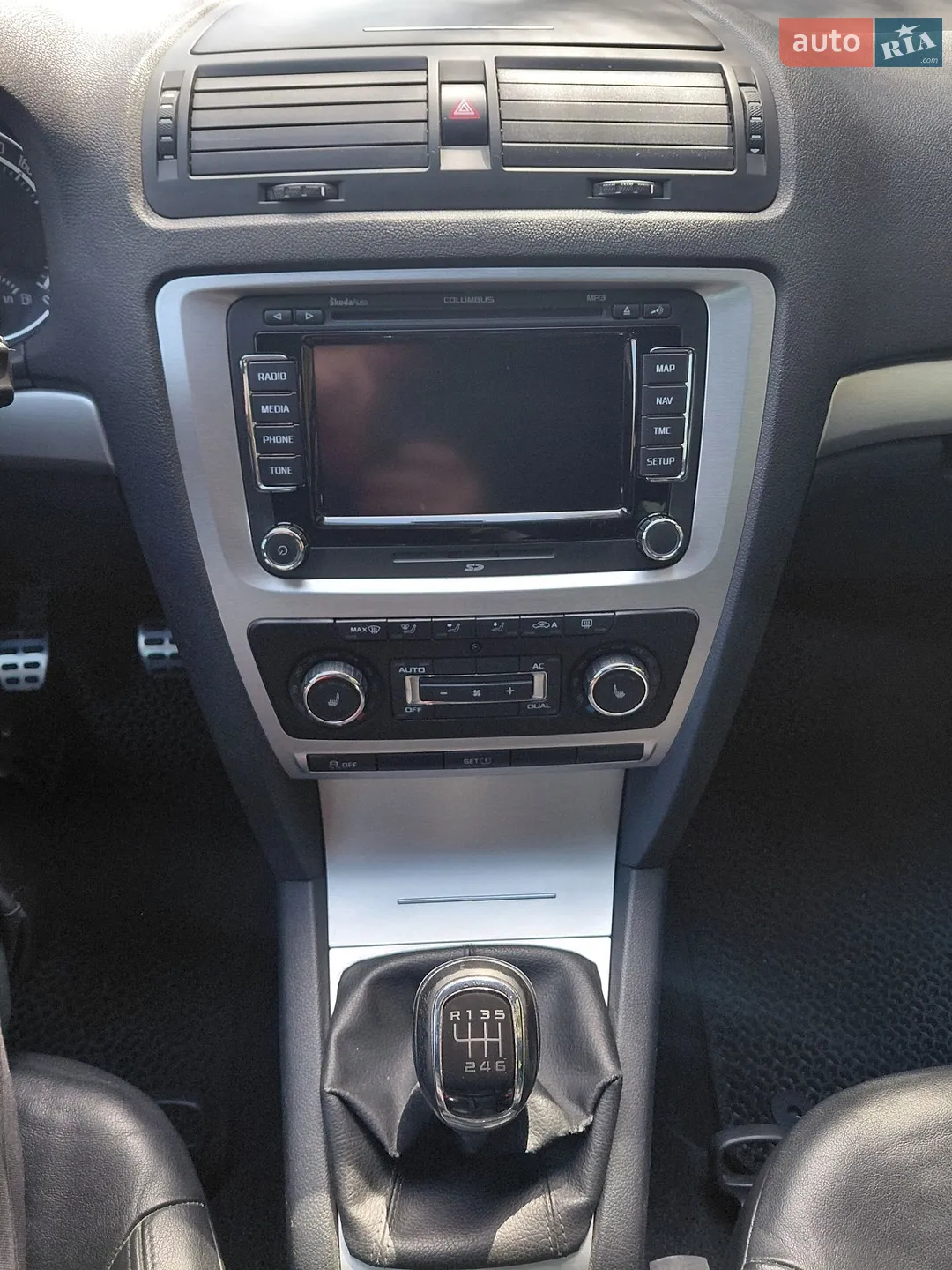 2011 Skoda Octavia - мініатюра 13