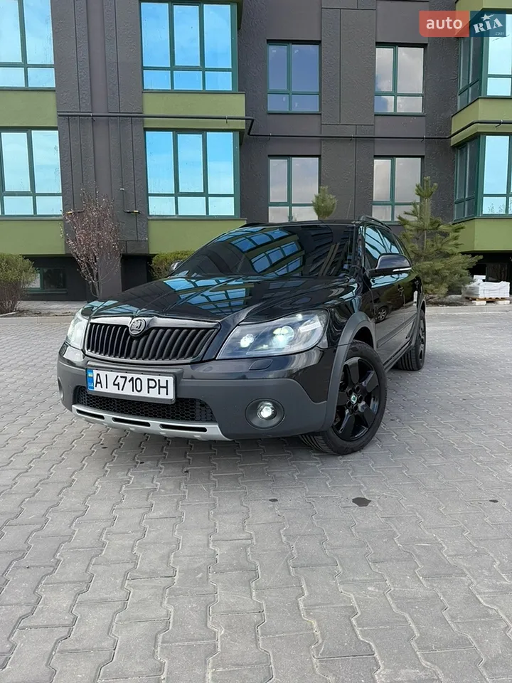 2010 Skoda Octavia - мініатюра 12