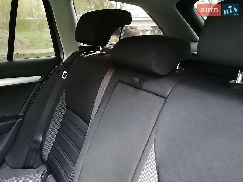 Skoda Octavia 2017 VIN TMBJG9NE2J0036136 фото оголошення 10 з 56