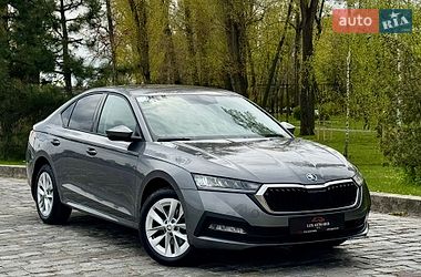 Лифтбек Skoda Octavia 2023 в Киеве