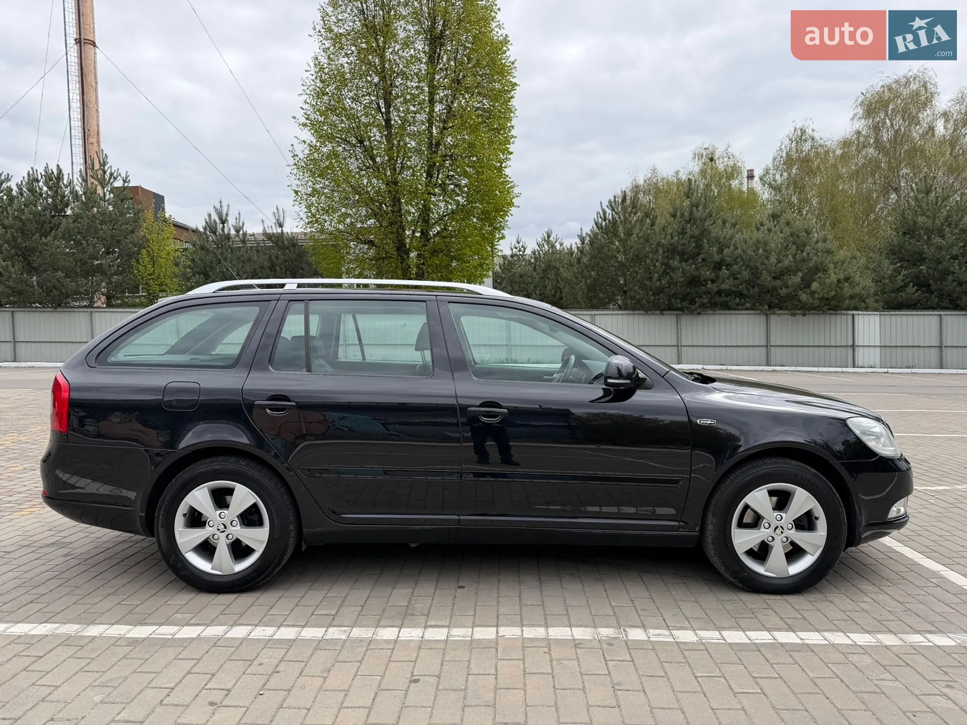 2010 Skoda Octavia - мініатюра 12