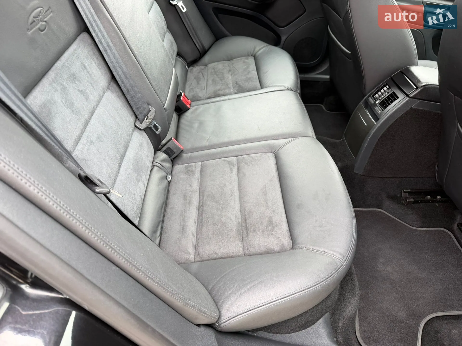 2010 Skoda Octavia - мініатюра 72