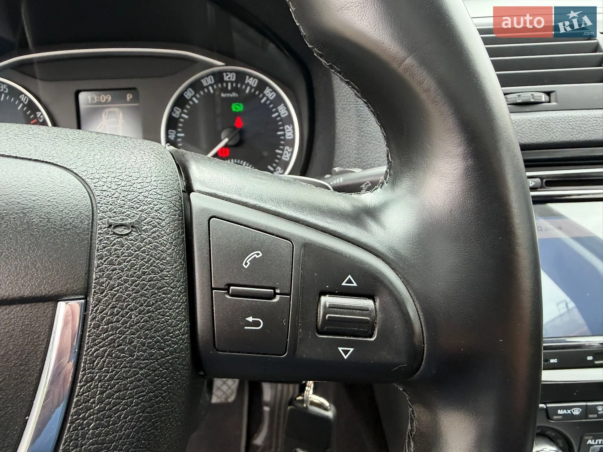 2010 Skoda Octavia - мініатюра 112