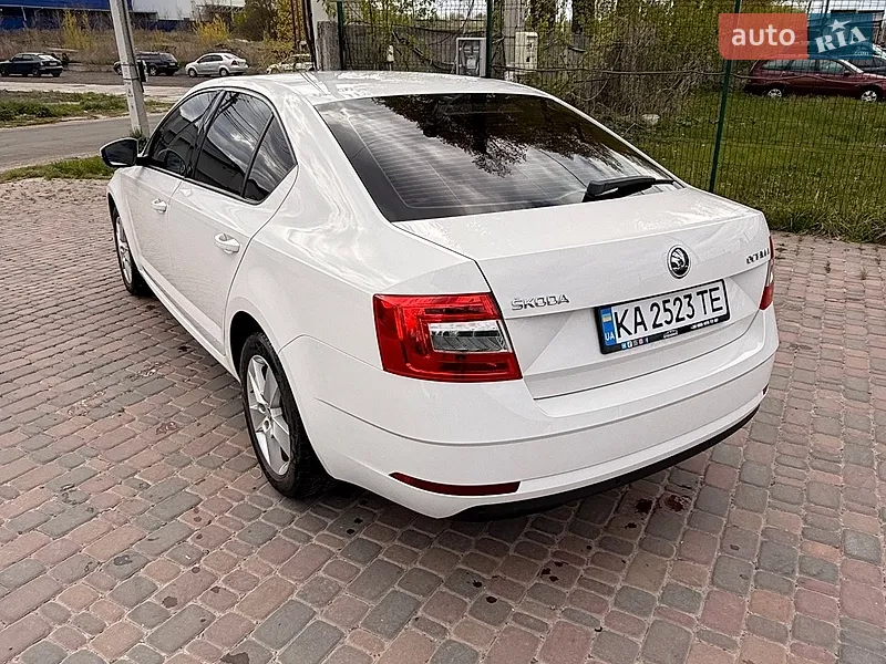 Skoda Octavia 2018 VIN TMBAG7NE4K0060928 фото оголошення 4 з 44