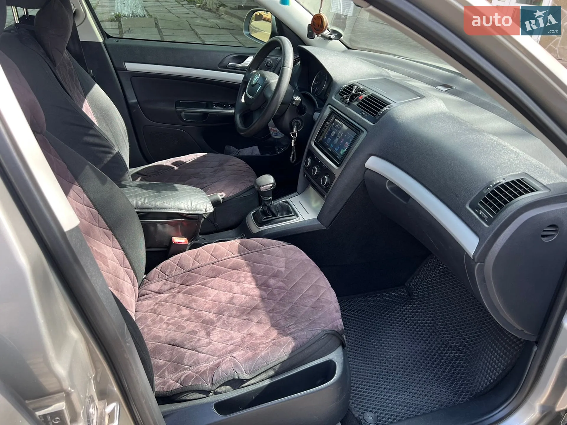 2010 Skoda Octavia - мініатюра 14