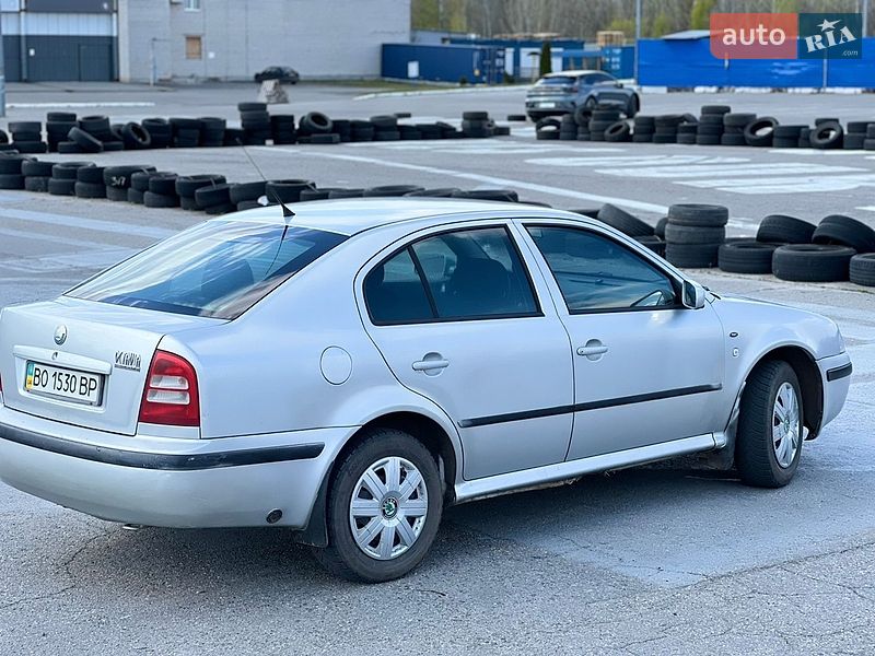 Лифтбек Skoda Octavia 2002 в Харькове