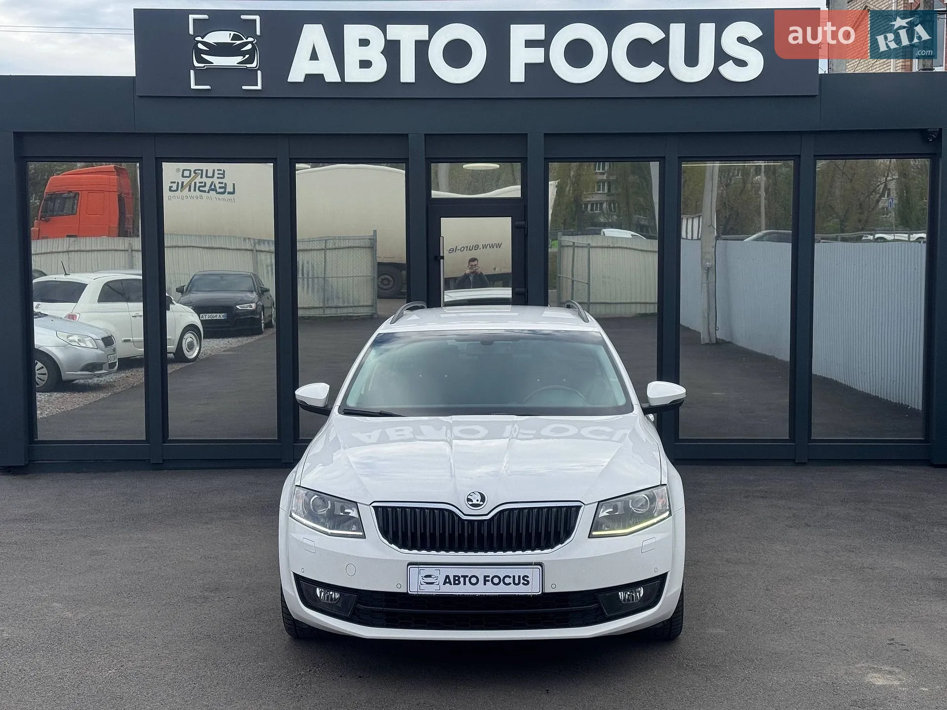 2016 Skoda Octavia - мініатюра 3
