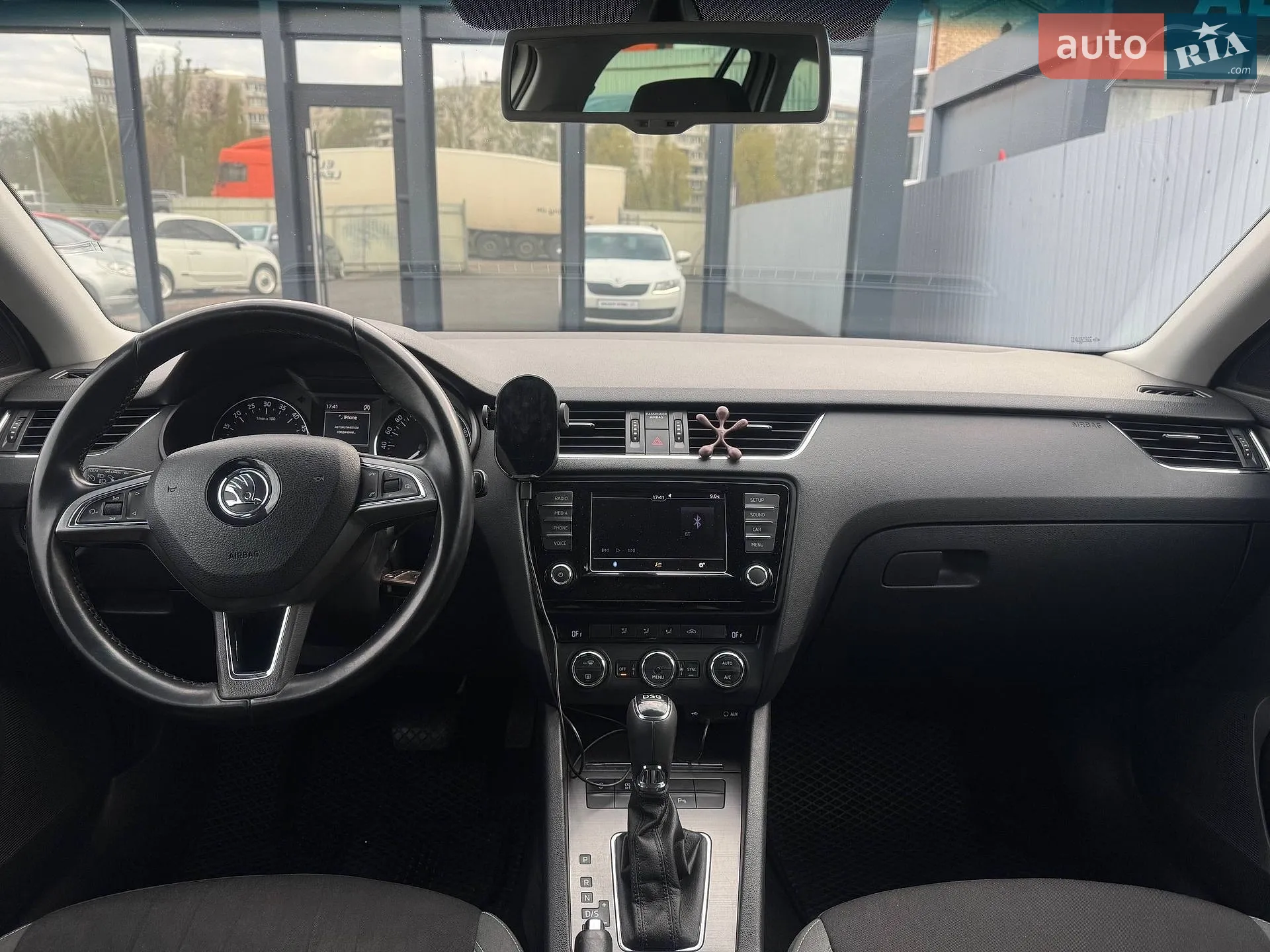 2016 Skoda Octavia - мініатюра 13
