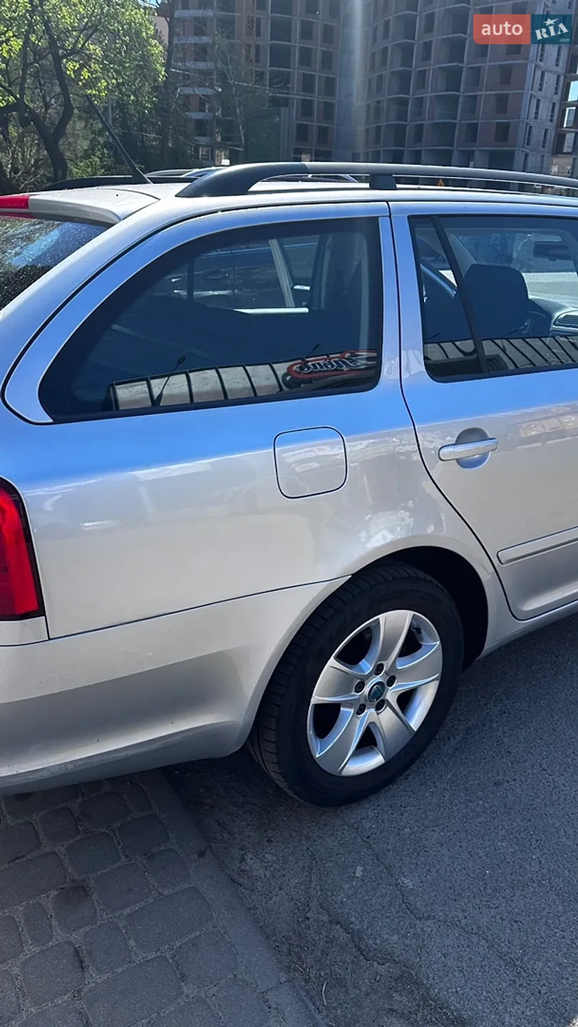 2011 Skoda Octavia - мініатюра 13