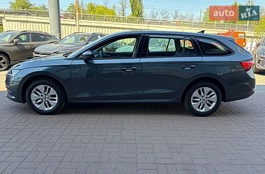 Универсал Skoda Octavia 2021 в Киеве
