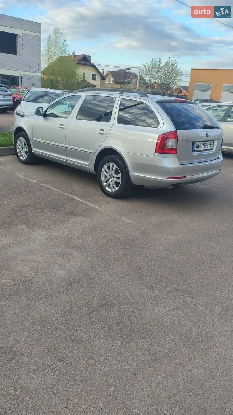 2011 Skoda Octavia - мініатюра 2