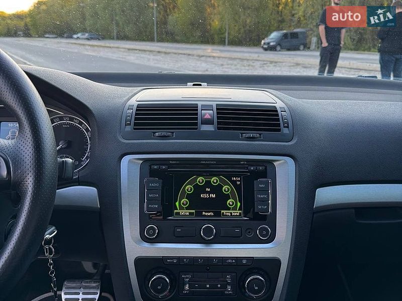 Універсал Skoda Octavia 2010 в Дніпрі