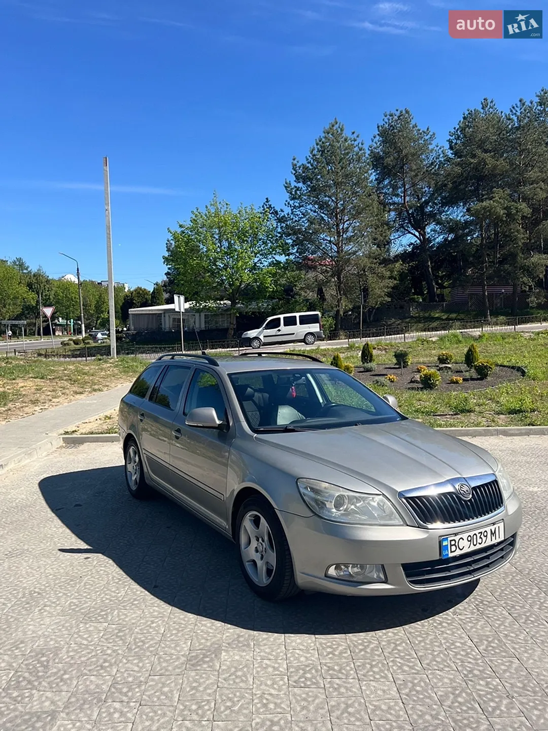 2010 Skoda Octavia - мініатюра 5