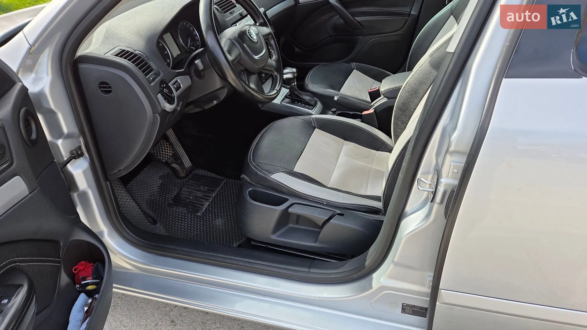 2010 Skoda Octavia - мініатюра 9
