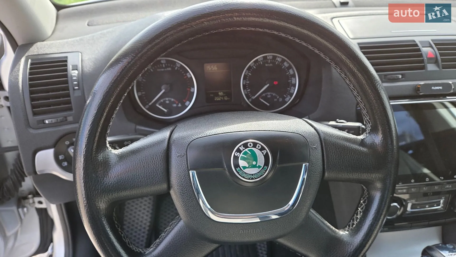 2010 Skoda Octavia - мініатюра 12