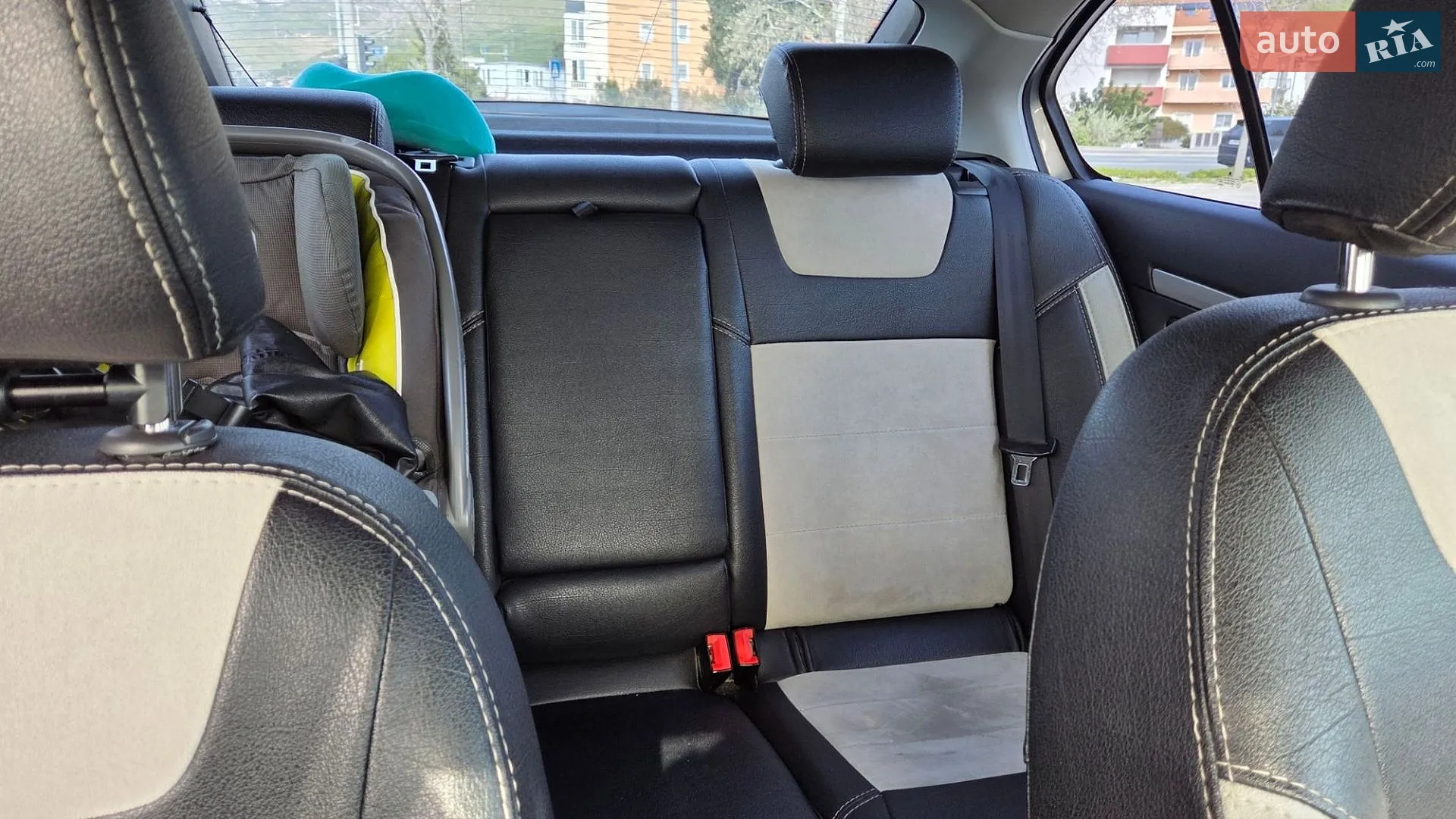 2010 Skoda Octavia - мініатюра 22