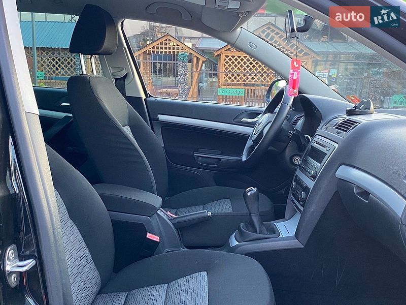 Универсал Skoda Octavia 2010 в Вознесенске