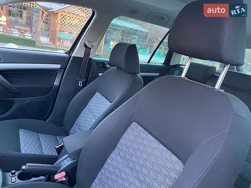 Универсал Skoda Octavia 2010 в Вознесенске