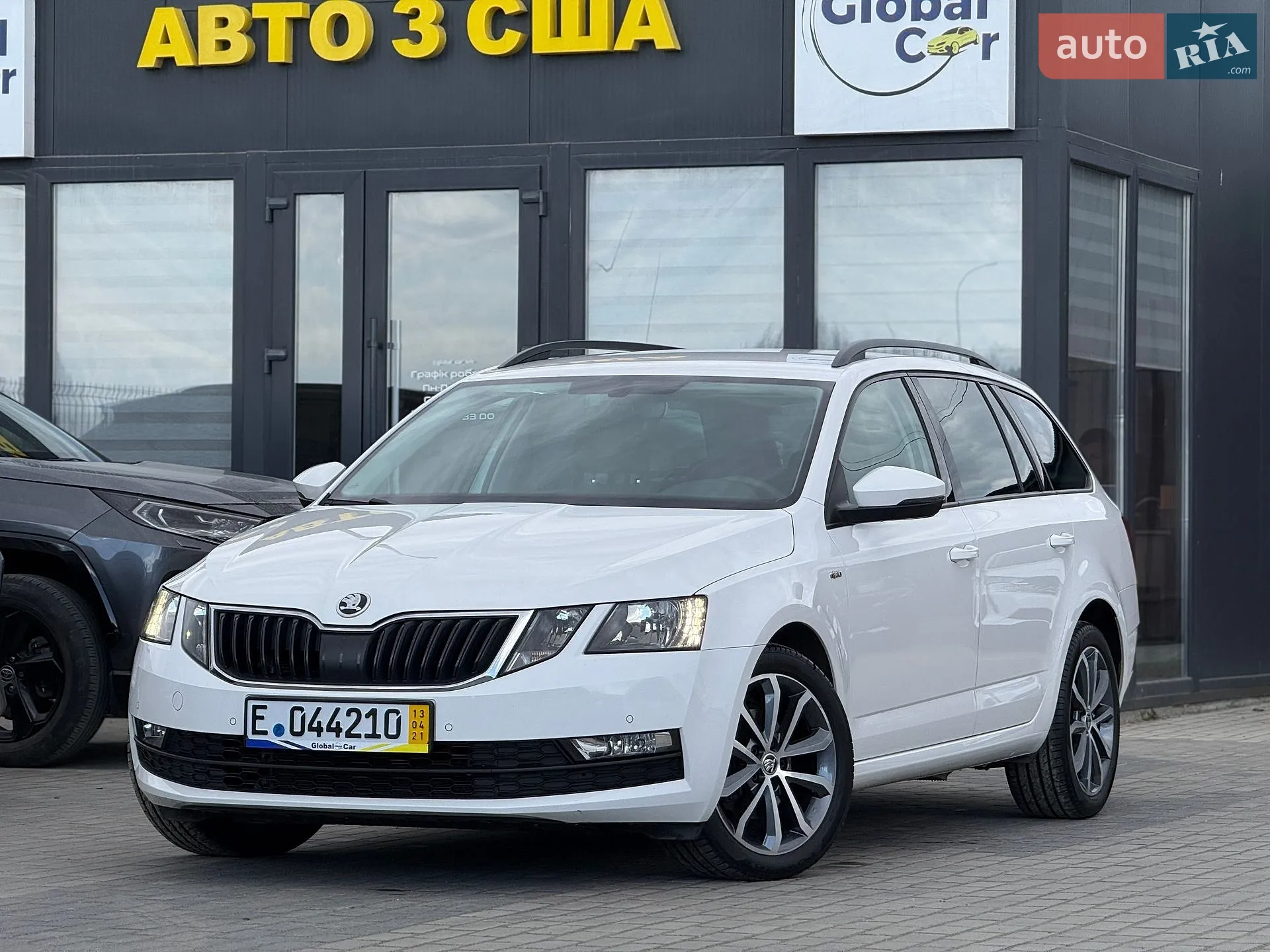 2019 Skoda Octavia - фото 1