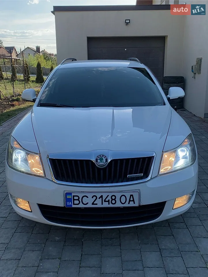 2010 Skoda Octavia - мініатюра 14