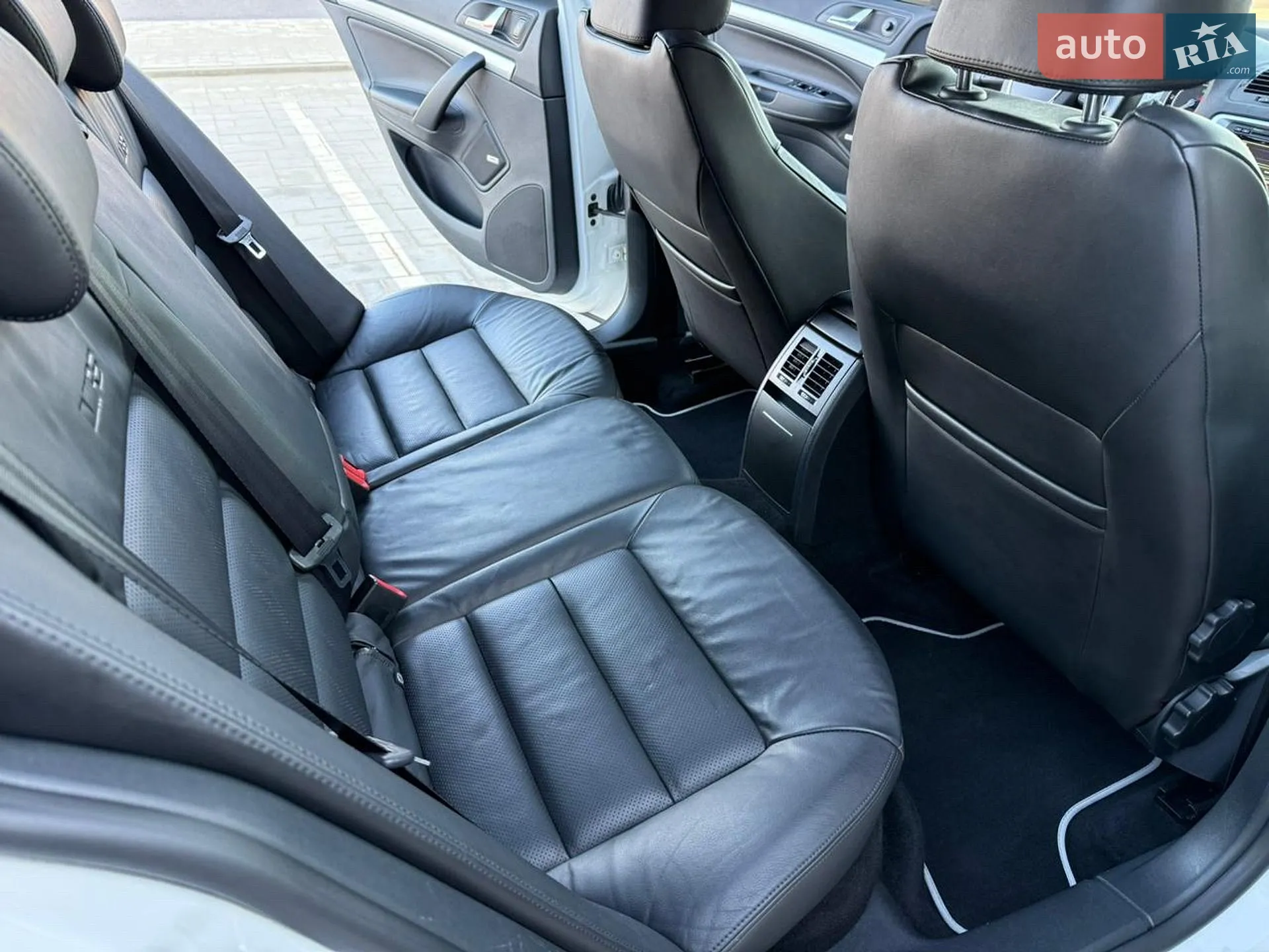 2010 Skoda Octavia - мініатюра 36