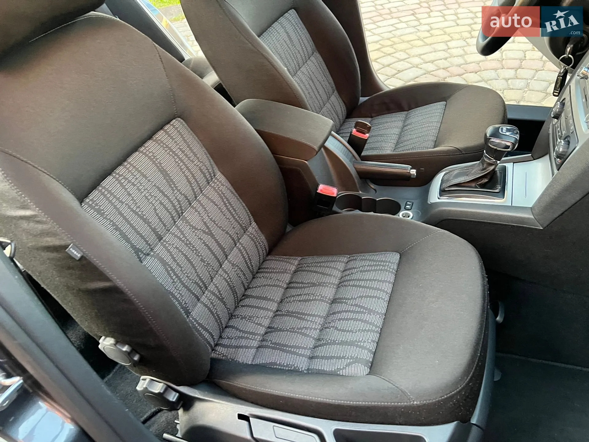 2011 Skoda Octavia - мініатюра 38