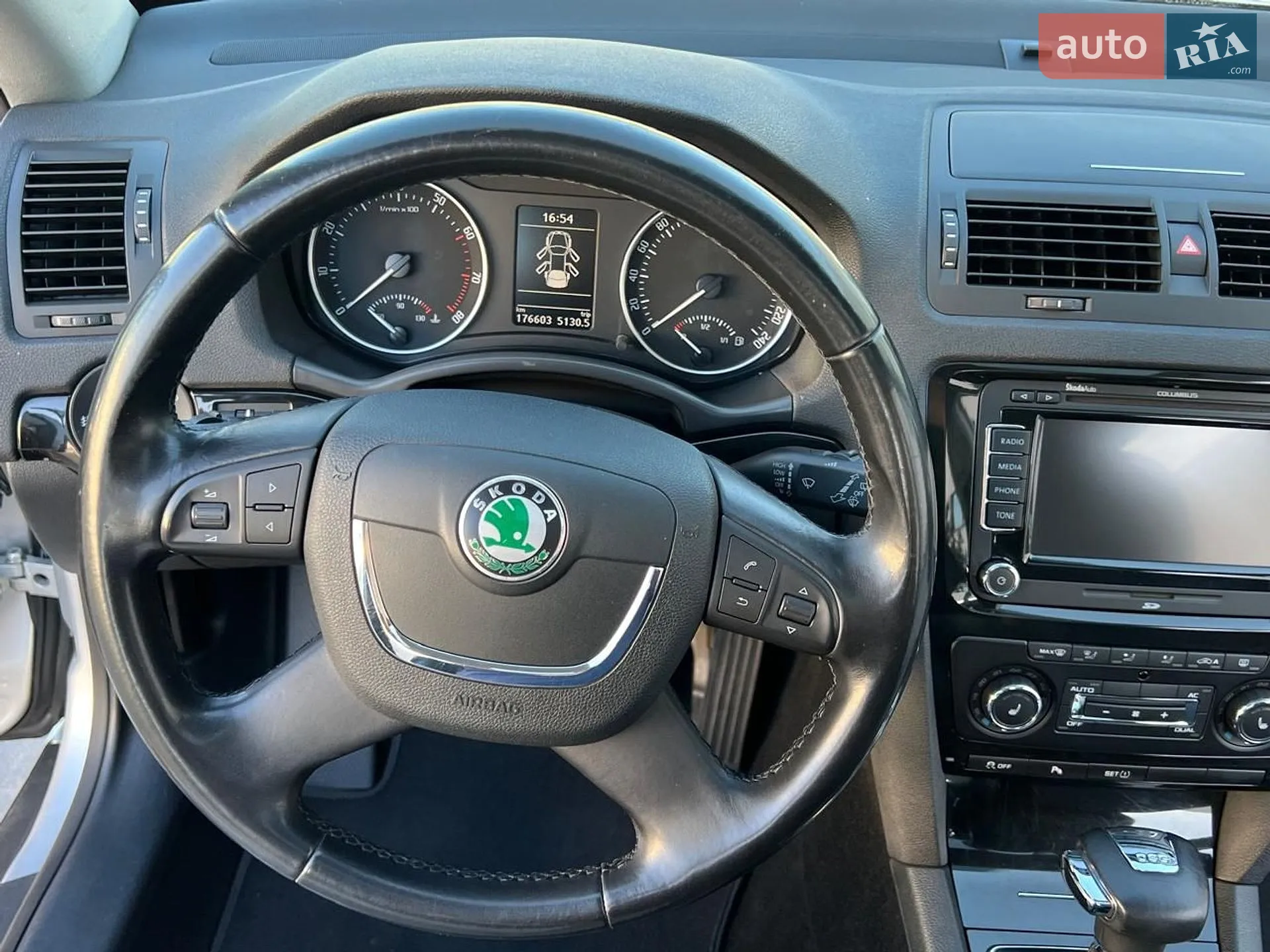 2010 Skoda Octavia - мініатюра 73
