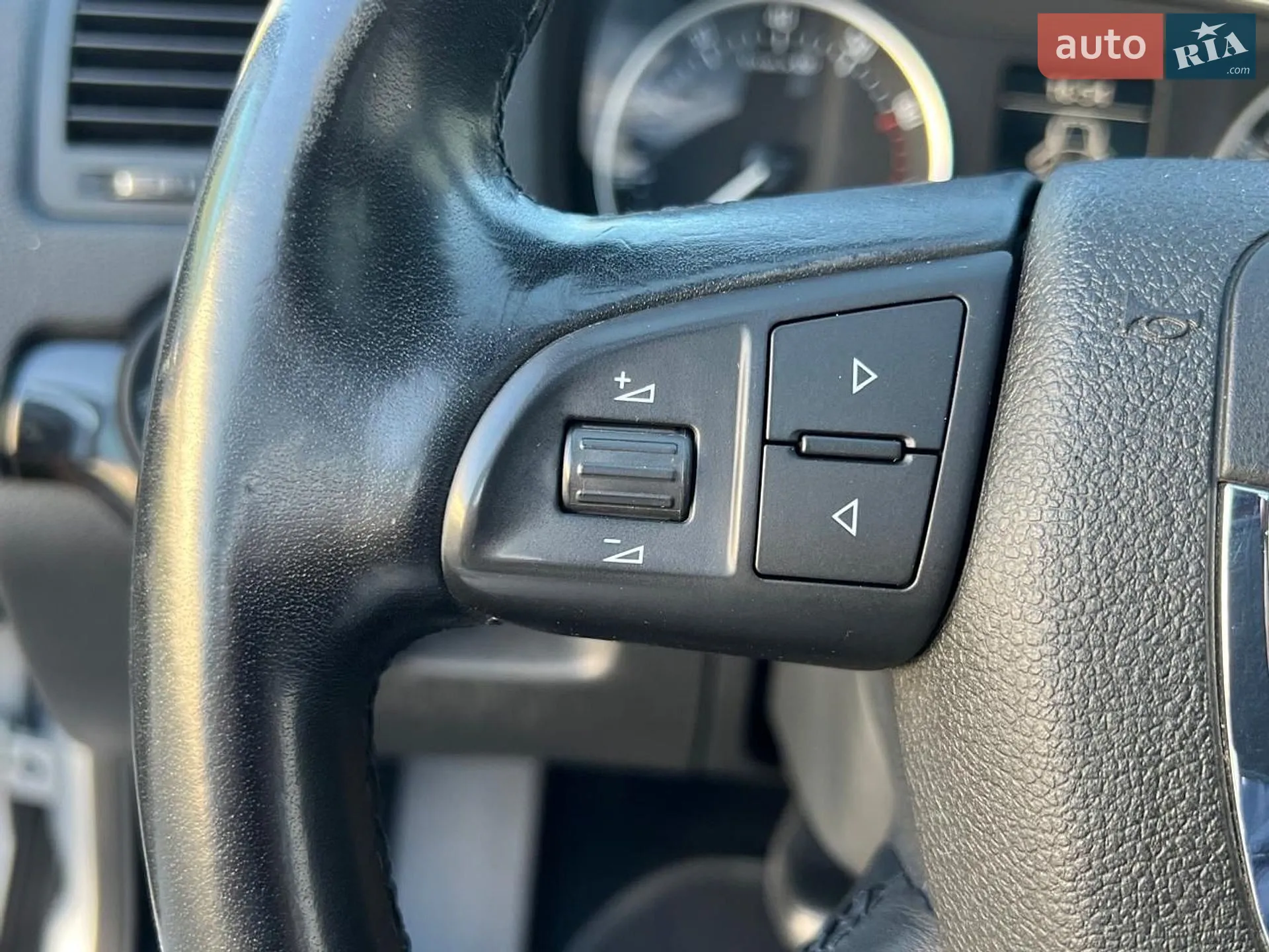 2010 Skoda Octavia - мініатюра 76