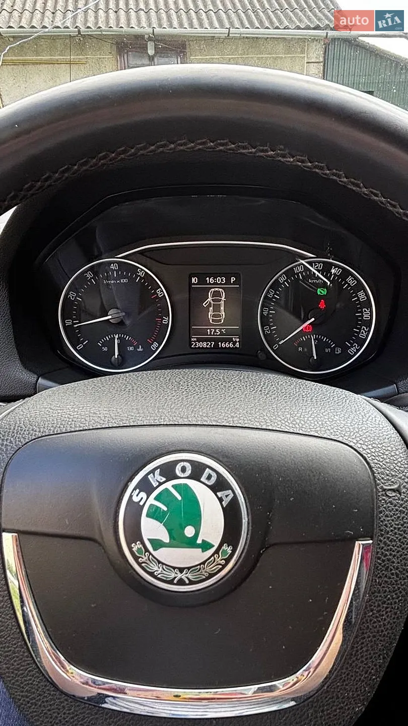 2010 Skoda Octavia - мініатюра 35