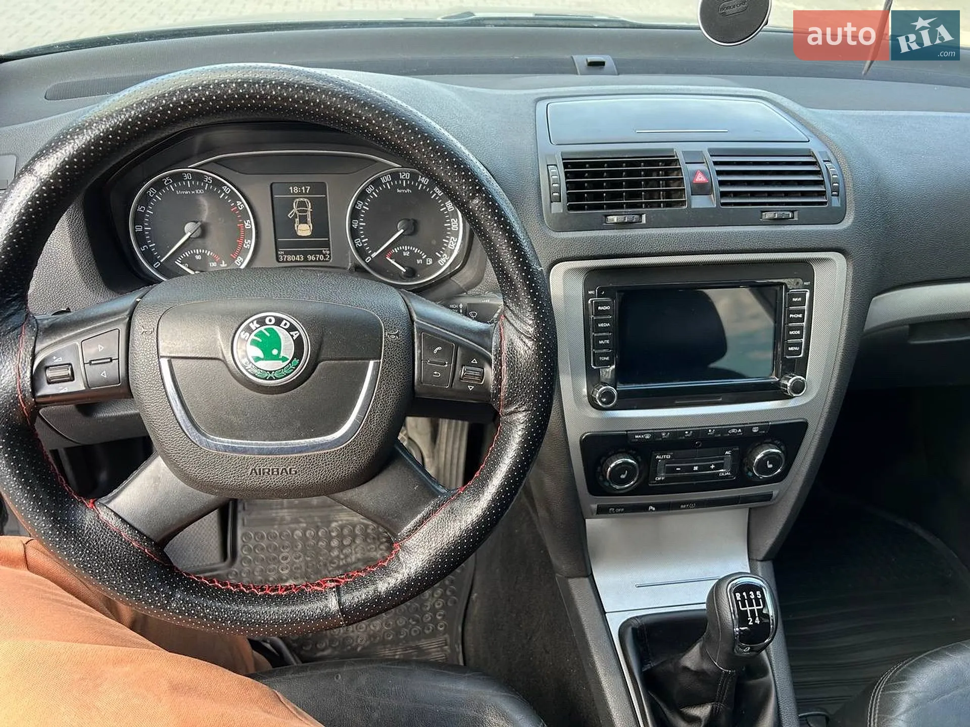 2010 Skoda Octavia - мініатюра 17