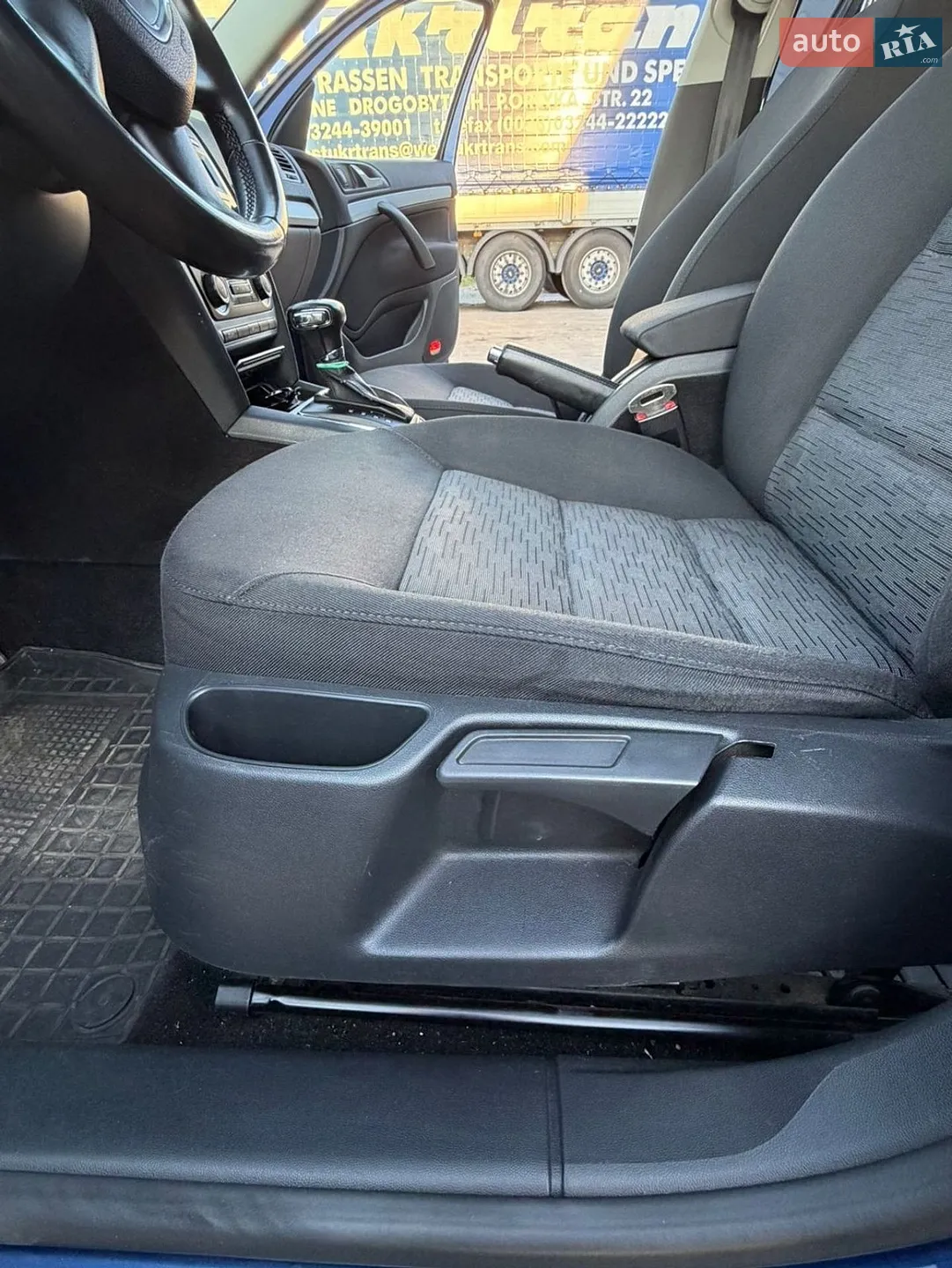 2010 Skoda Octavia - мініатюра 13