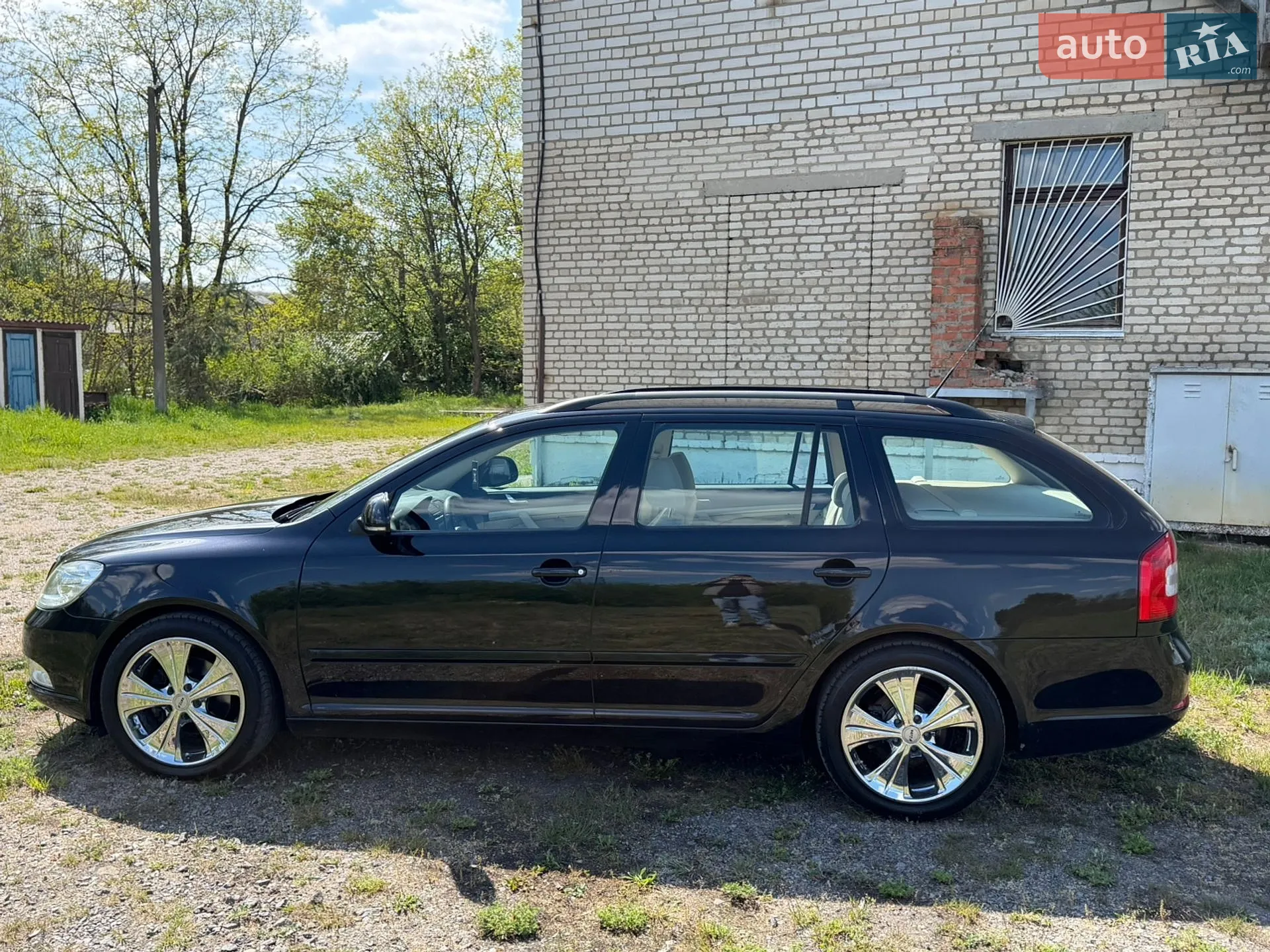 2010 Skoda Octavia - мініатюра 13