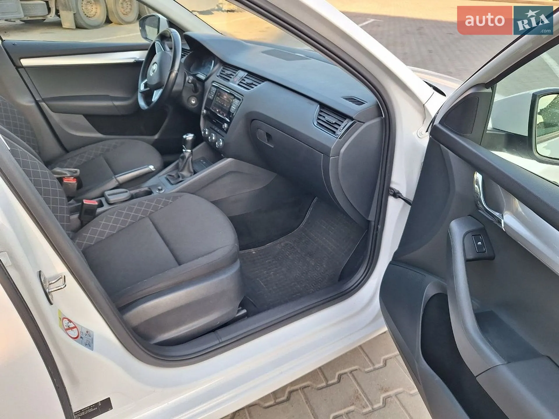 2017 Skoda Octavia - мініатюра 24
