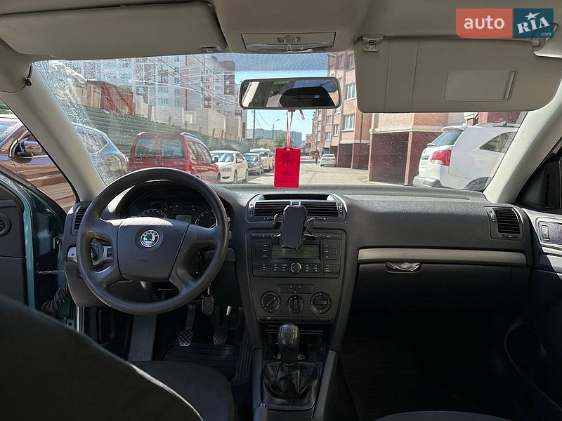 Лифтбек Skoda Octavia 2006 в Софиевской Борщаговке
