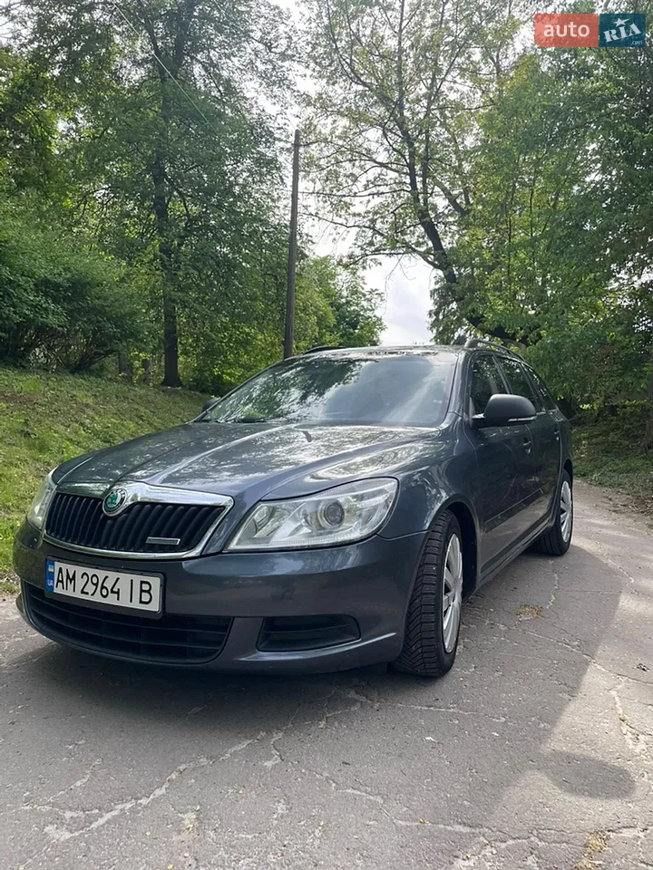 2010 Skoda Octavia - мініатюра 12