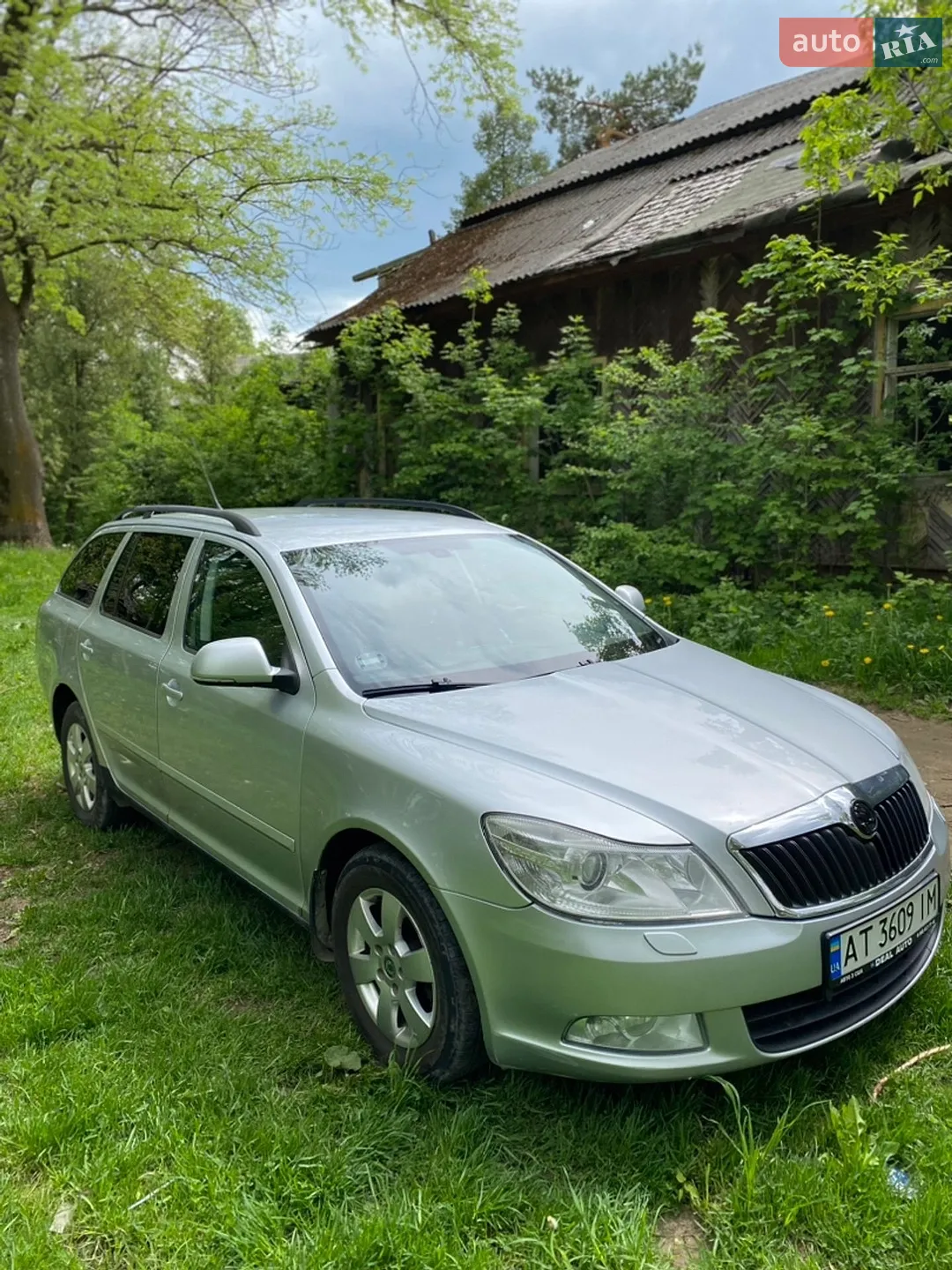 2010 Skoda Octavia - мініатюра 2