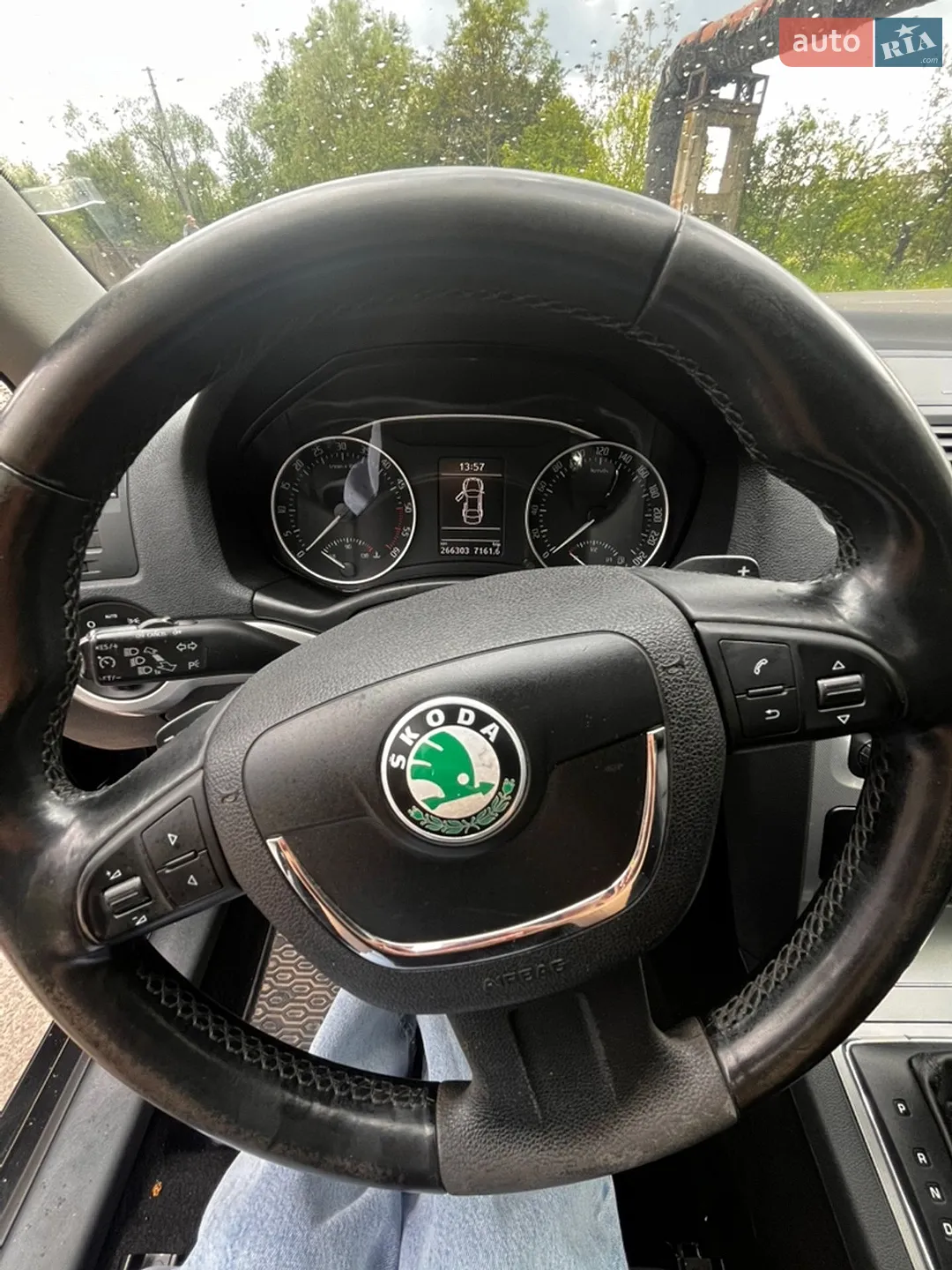 2010 Skoda Octavia - мініатюра 23