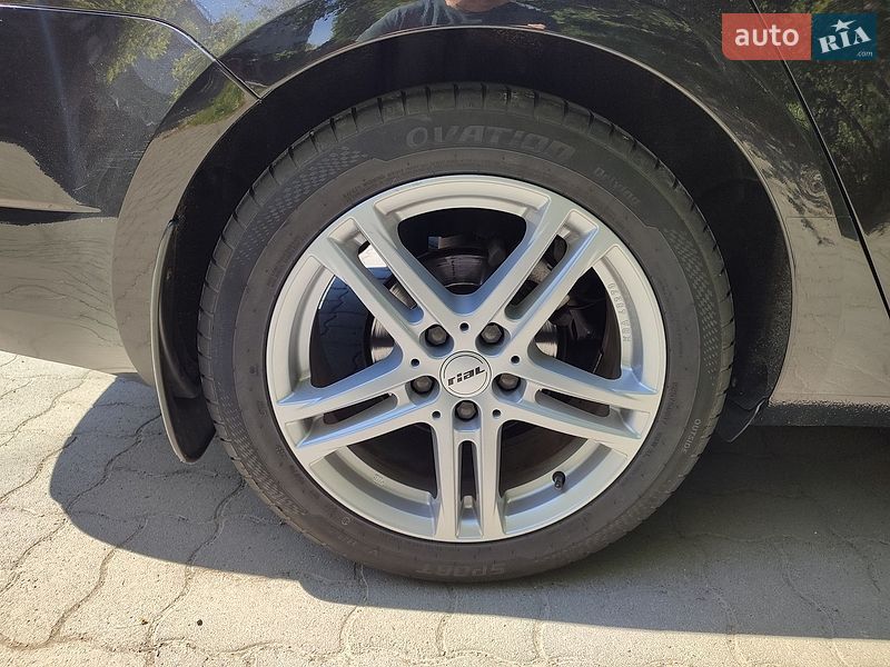 Универсал Skoda Octavia 2014 в Луцке