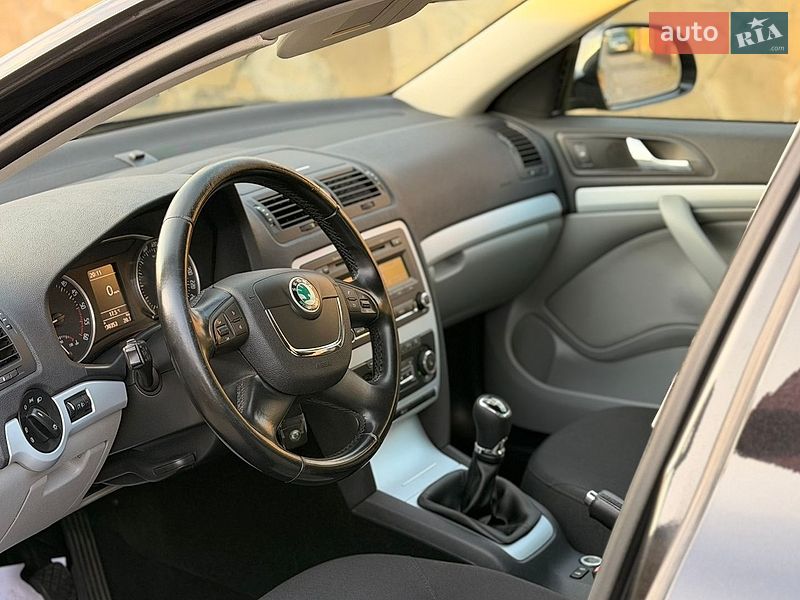 Универсал Skoda Octavia 2011 в Луцке фото 4 Универсал Skoda Octavia 2011 в Луцке