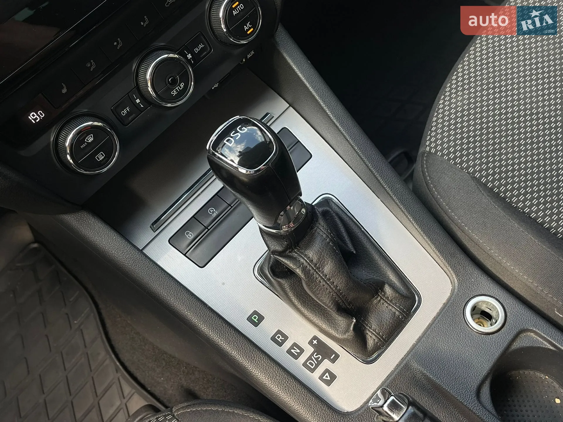 2013 Skoda Octavia - мініатюра 17