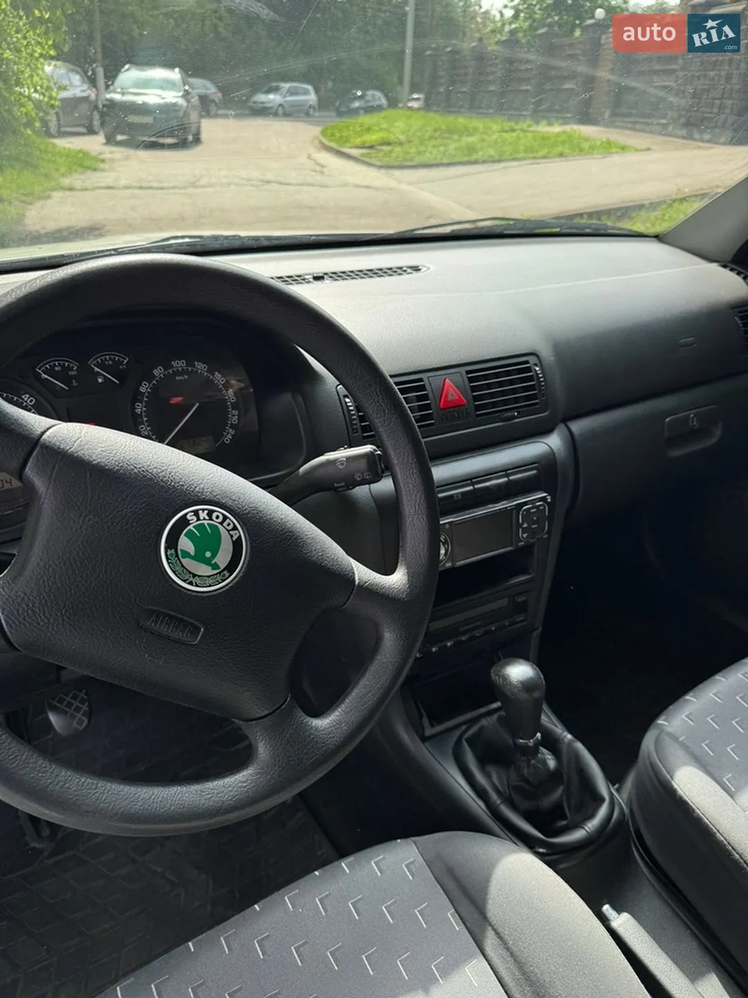 2010 Skoda Octavia - мініатюра 11