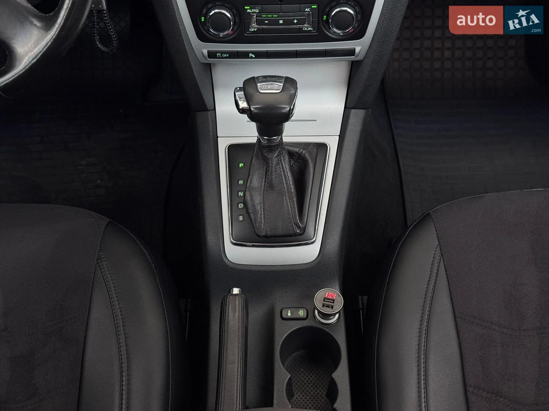 2010 Skoda Octavia - мініатюра 23