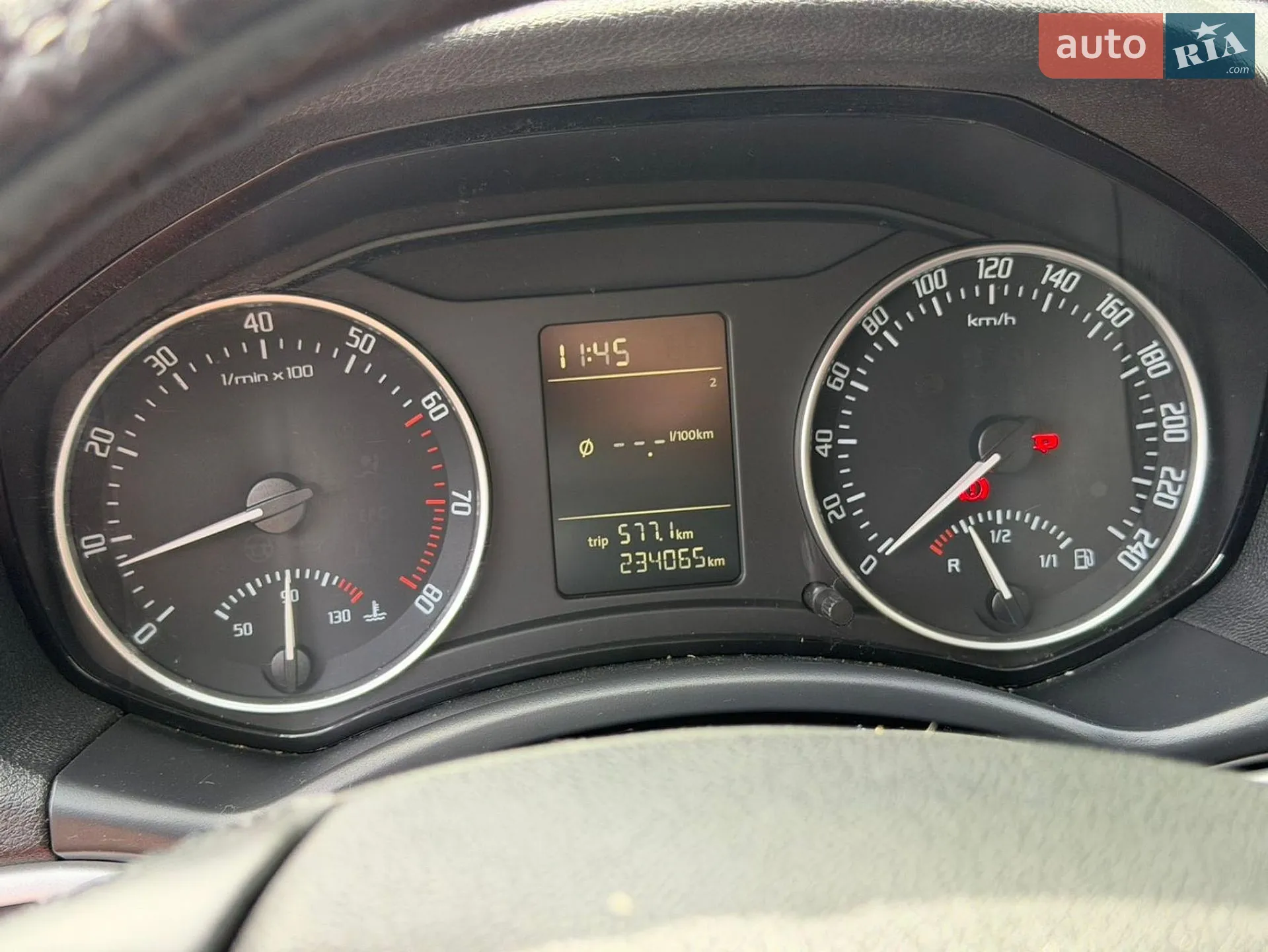 2010 Skoda Octavia - мініатюра 12