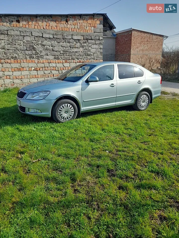 2010 Skoda Octavia - мініатюра 13